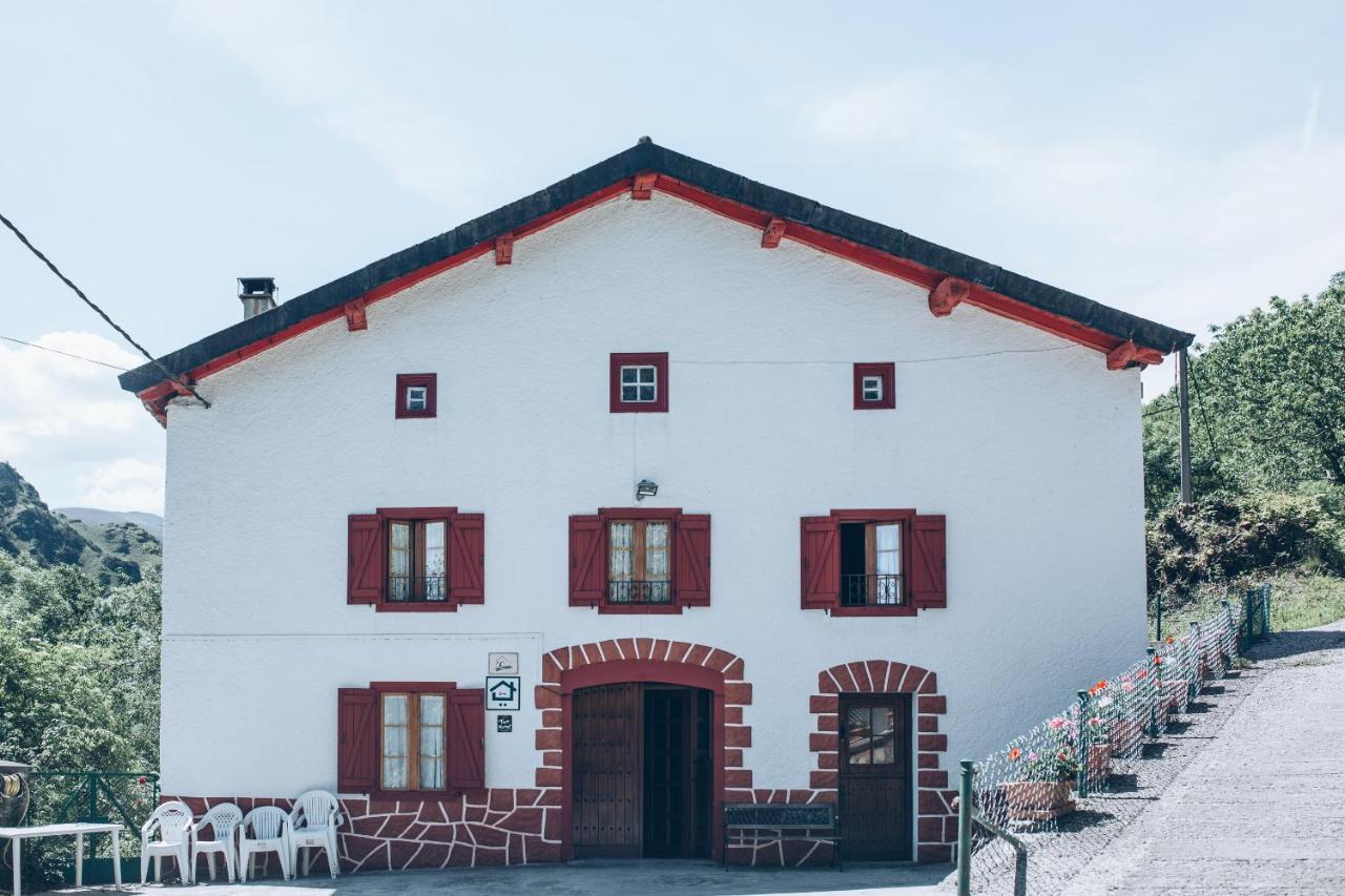 Casa Navarlaz S N Valcarlos Екстериор снимка