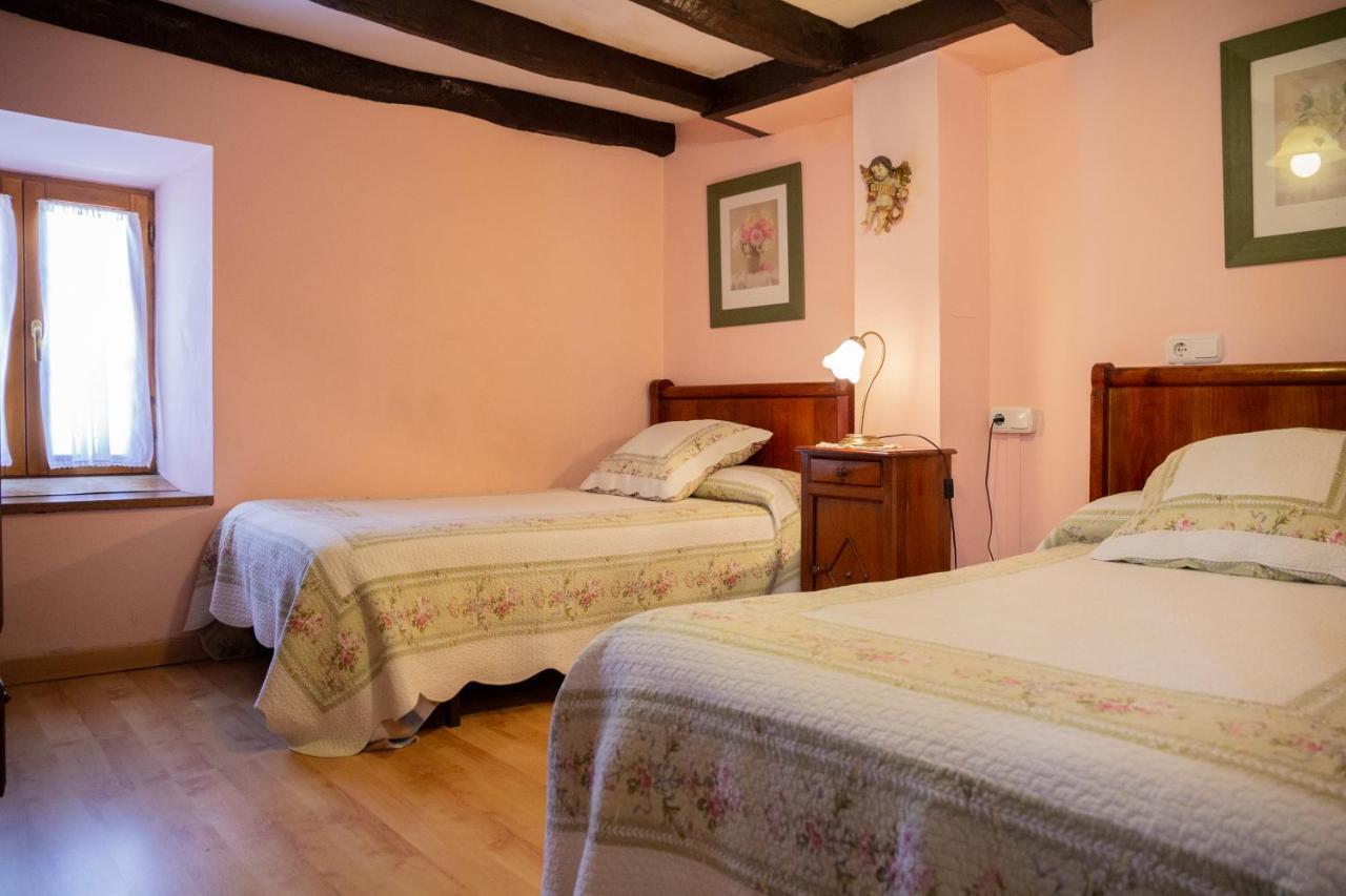Casa Navarlaz S N Valcarlos Екстериор снимка